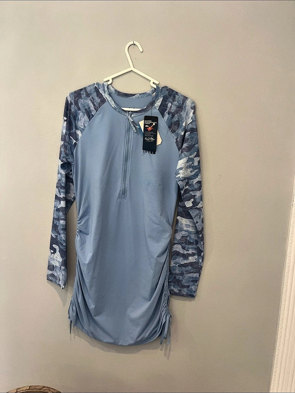 Salt Life  Escapism Long Sleeve Performance Dress Blue & Light Blue L
